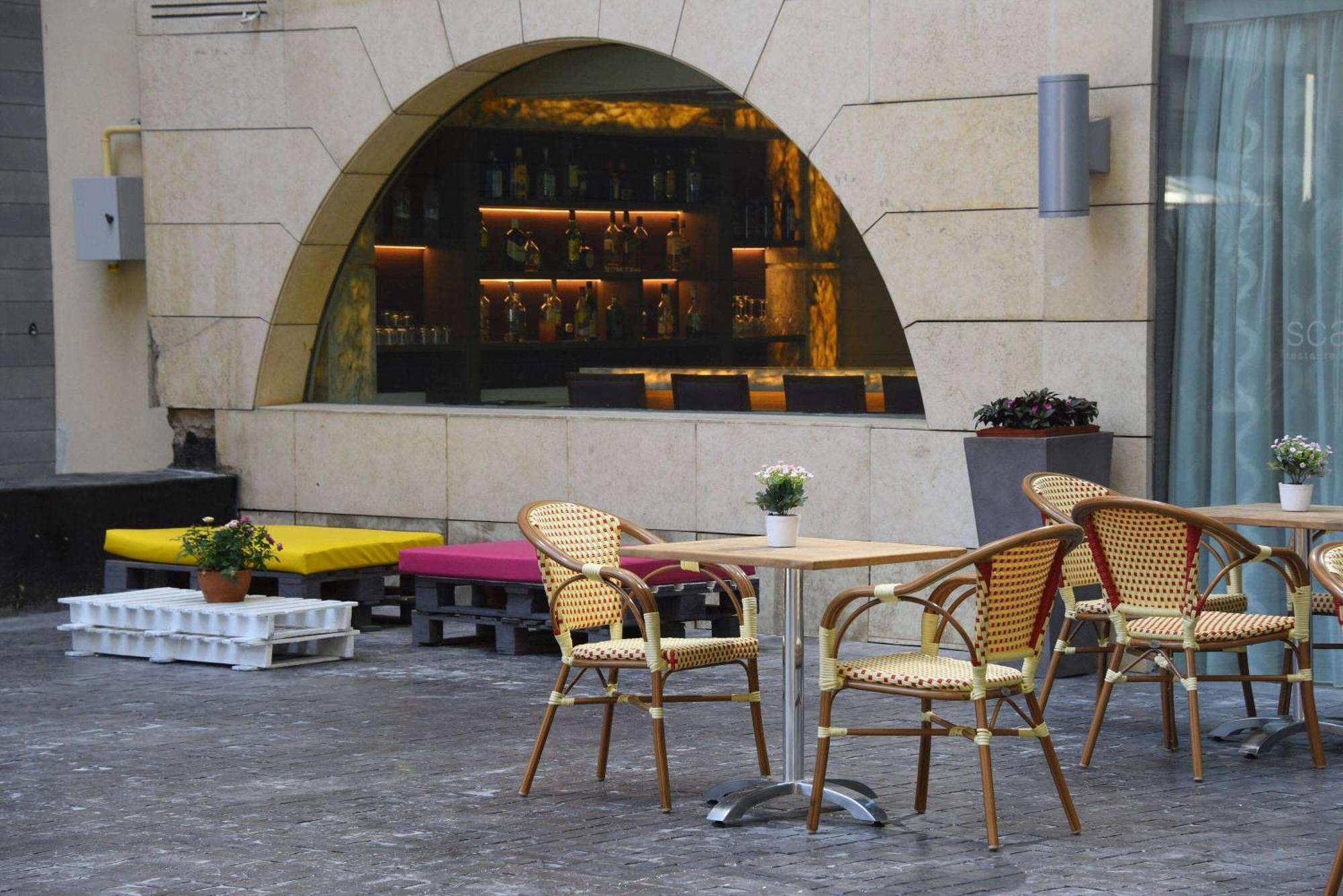 Ramada By Wyndham Downtown Beirut Hotel Esterno foto